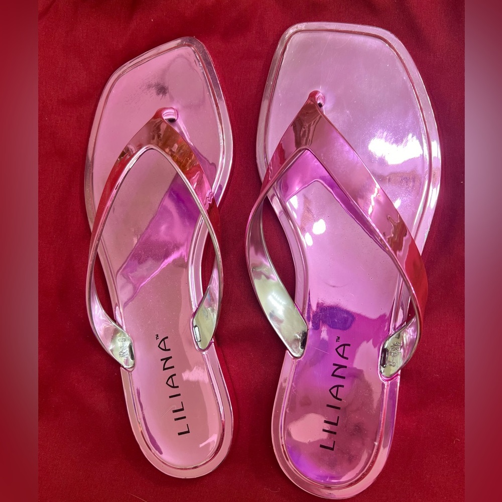 🩷Never used hot pink flip flops!🩷